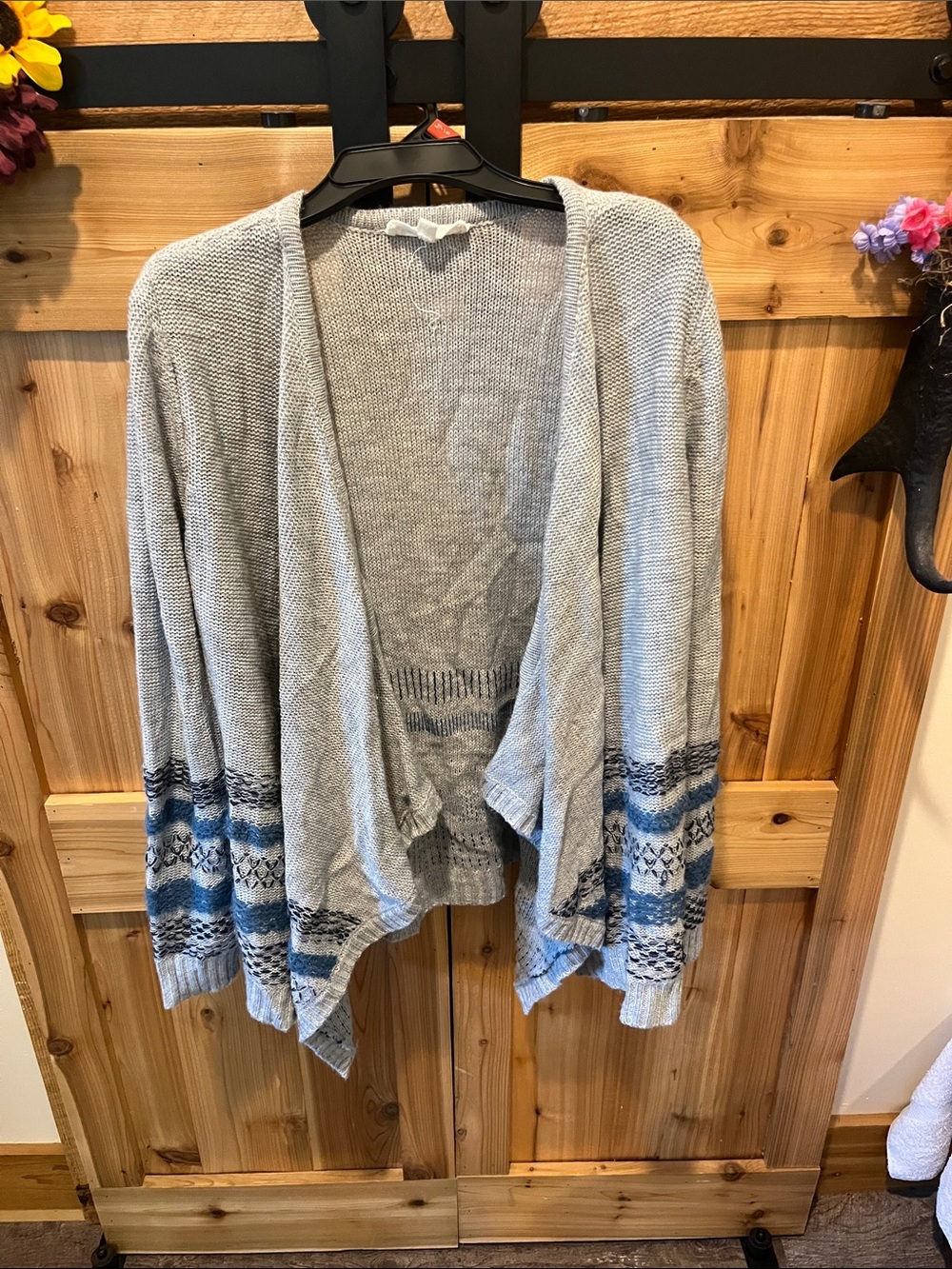 Cloud Chaser Light Gray Open-Front Cardigan with Blue Accent Pattern